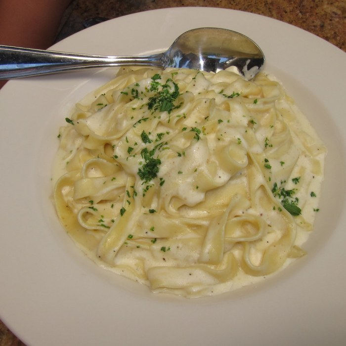 Cheesecake factory pasta alfredo chicken riverside yelp